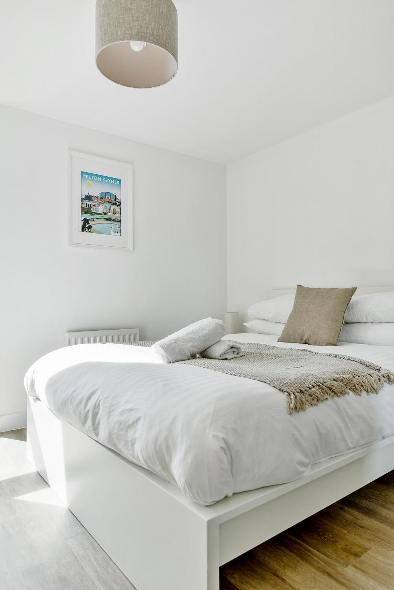 The Vizion Serviced Apartments From Pincott Properties - Free Parking, Private Balcony, And Wifi Milton Keynes Exterior photo